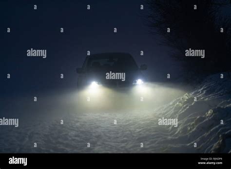 Car Headlights Night Glow Hi Res Stock Photography And Images Alamy