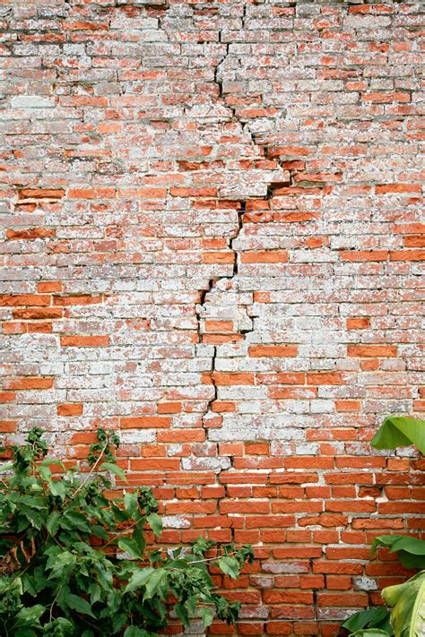 Worried About Cracks In The Walls Of Your Home Old Houses House