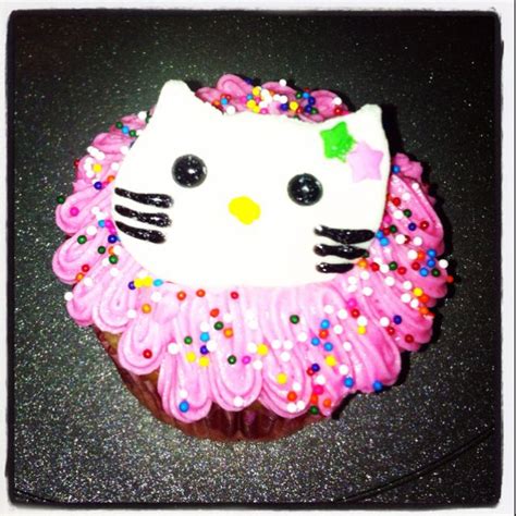 Hello Kitty Cupcakes I Made For My Nieces Class For Her 6th Birthday
