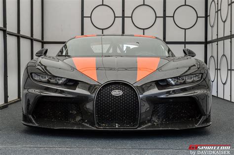 Named chiron super sports 300+, it's an evolution of the standard car that promises to let buyers who find a long enough stretch of tarmac channel their inner andy wallace. Bugatti Chiron Super Sport 300+: Only 30 Units Each $3.9 ...