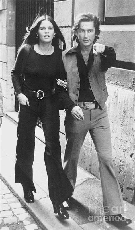 Ali Macgraw And Robert Evans In Rome By Bettmann