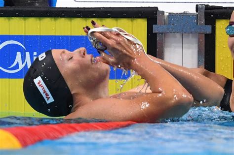 nuoto federica pellegrini oro leggendario nei 200 stile libero ai mondiali di budapest