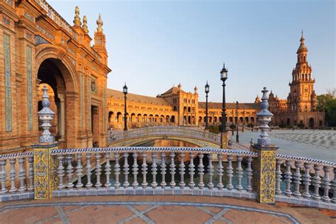 , andalusian spanish (with yeísmo) ()) is the capital and largest city of the spanish autonomous community of andalusia and the province of seville.it is situated on the lower reaches of the river guadalquivir, in the southwest of the iberian peninsula. 5 lugares para ver una y mil veces en Sevilla - Easyviajar