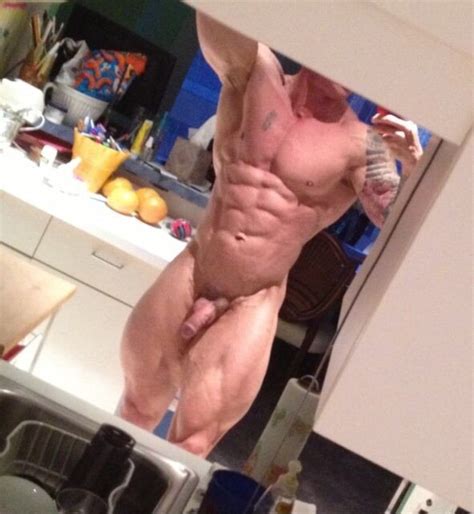 Bodybuilder Show Cock Mymusclevideo