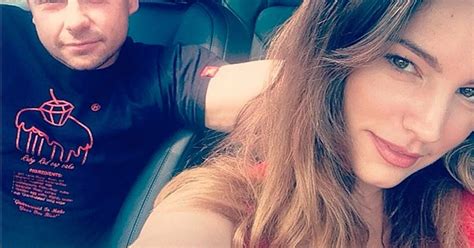 Kelly Brook Boob Selfies Mirror Online