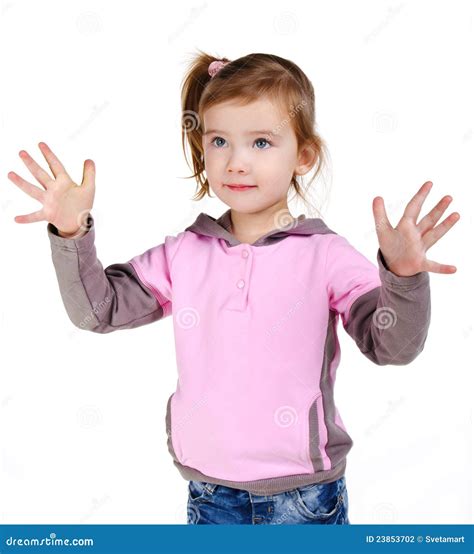 Portrait Des Kleinen Mädchens Ihre Hände Zeigend Stockfoto Bild Von