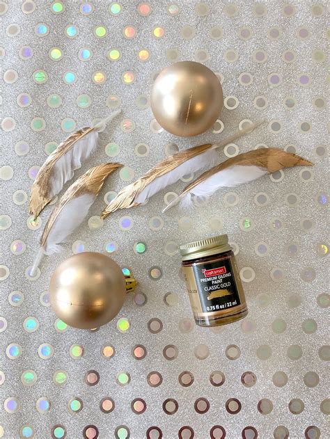 Lindsay | october 25, 2018 this post may contain affiliate links, read my disclosure policy for details this post and the photos within it may contain amazon or other affiliate links. Simple Golden Snitch Ornament DIY | Diy golden, Ornaments diy, Harry potter golden snitch