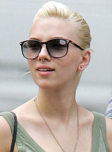 Scarlett Johansson Has Her Septum Pierced And It Makes Her 100x Hotter D Celebrity Piercings