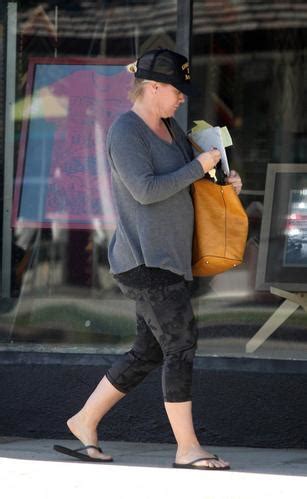 Jennie Garth Shows Off Shocking Weight Gain In Stretched To The Limit