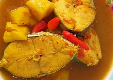 Seblak) adalah makanan indonesia yang dikenal berasal dari bandung, jawa barat yang bercita rasa gurih dan pedas.terbuat dari kerupuk basah yang dimasak dengan sayuran dan sumber protein seperti telur, ayam, boga bahari, atau olahan daging sapi, dan dimasak dengan kencur. Lempah Kuning Ayam Khas Bangka - Lempah Kuning Nanas ...