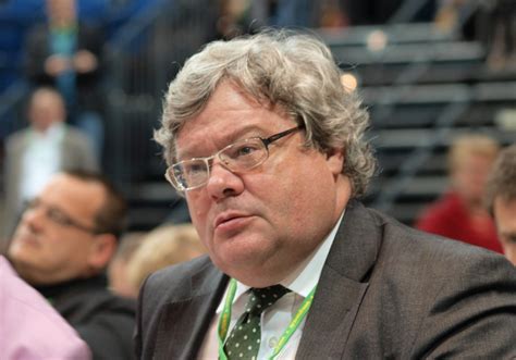 Kommentare kolumnen satire henryk m. Bütikofer rät Grünen von eigenem Kanzlerkandidaten ab ...