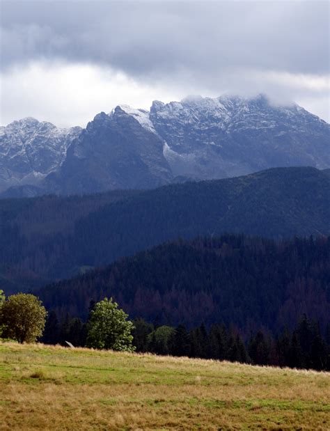 Załamanie pogody na Podhalu Pierwszy śnieg na tatrzańskich szczytach