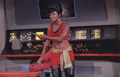 Nichelle Nichols As Uhura In Star Trek The Original Series Rmidriff