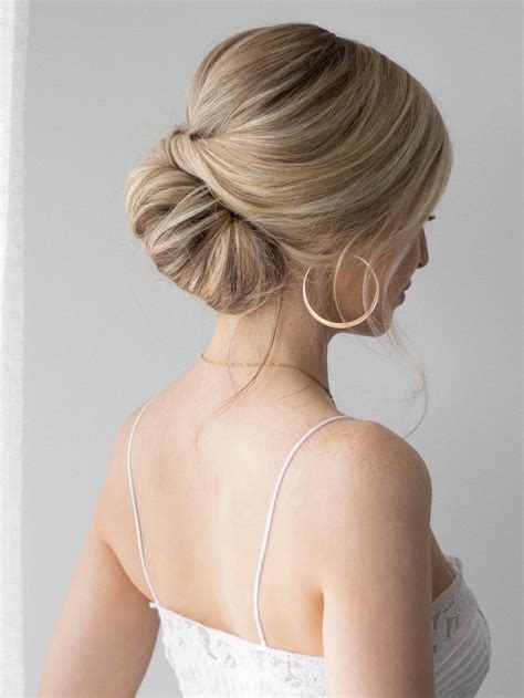 The top knot is one of the best simple updos for short hair. EASY UPDO FOR SHORT HAIR, HAIR TUTORIAL - Alex Gaboury