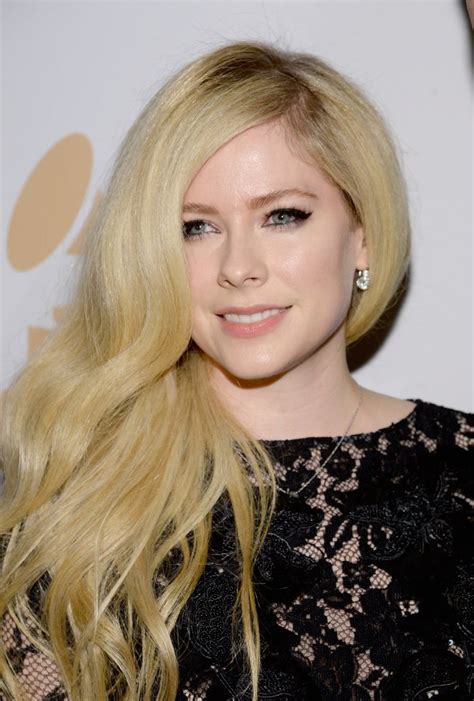 Avril Lavigne Split With Mod Sun Without Telling Him Thats News To