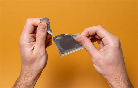 Что делать если во время секса порвался презерватив какие есть риски
