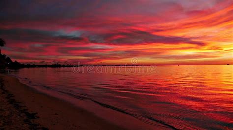Reddish Streaks Of Saipan Sunset Stock Image Image Of Garapan
