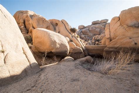 Hiking Arch Rock And Grand Tank In Joshua Tree National Park California