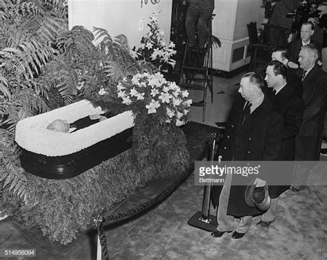 Closed Casket Funeral Photos And Premium High Res Pictures Getty Images