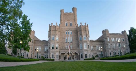 Eastern Illinois University Faculty Approve New Contract Npr Illinois