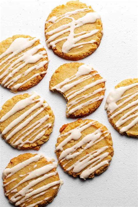 Reducing the amount of butter allows these treats to lose much of the fat without losing the flavor. Low Carb Sugar Cookies with Cream Cheese Icing • Low Carb with Jennifer in 2020 | Keto cookie ...