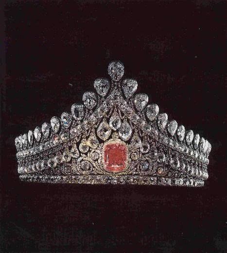 Romanov Nuptual Diadem 1000 Diamonds And A Huge 19 Carat Pink Diamond
