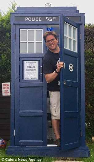 Doctor Who Fan Jason Kneen Builds His Own Tardis Toilet In The Back