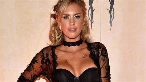 Ryan Lochte Moves In With Playboy Model Kayla Rae Reid The Courier Mail