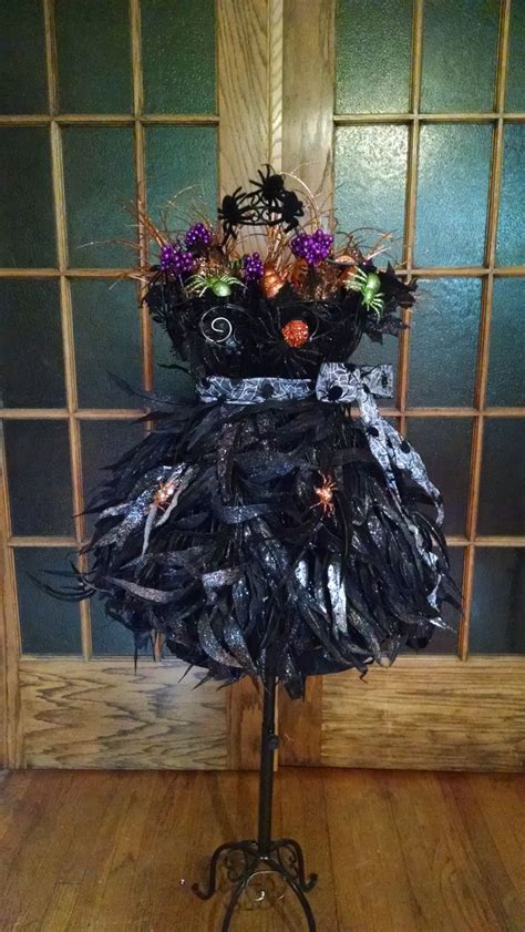 230 Best Halloween Displays And Mannequins Images On Pinterest