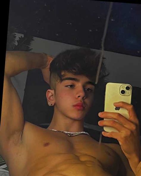 Hector Hectortwink Onlyfans Nude And Photos