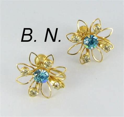 BN Vintage Signed Blue Rhinestone Screw Back Flower Earrings