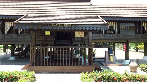 Positioned in bukit kerdas in batu kikir, kuala pilah jempol, the house of pendeta za'ba is about 50 kilometers from seremban town. Mohd Faiz bin Abdul Manan: Teratak Za'ba