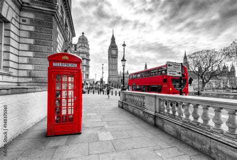 London Red Telephone Booth And Big Ben Clock Tower Foto De Stock