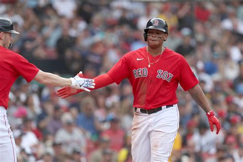 Red Sox Rafael Devers Gets Front Row Seat To Watch Chris Sale