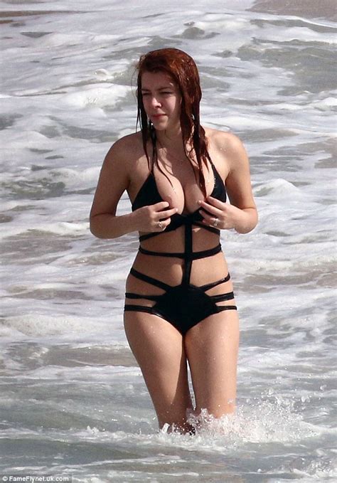 Elena Satine Flaunts Ample Cleavage While On Holiday With Tyson Ritter Daily Mail Online