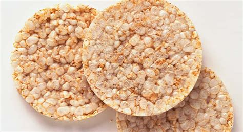 The rice cakes are chewy and tender. 35 Low-Calorie Nutritious Foods You Should Be Eating ...