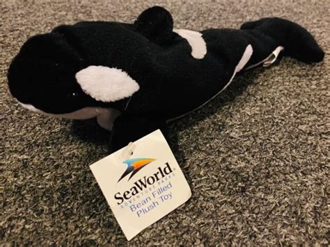 Authentic Sea World Shamu Killer Whale Plush 9” Bean Bag New With Tags