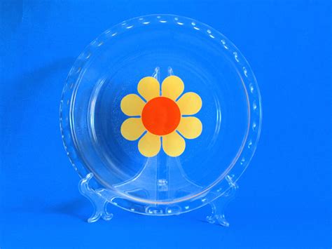 Agee Crown Pyrex Daisy Scalloped Pie Dish 8 Orange And Yellow Flower