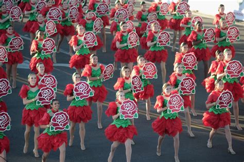How Many Flowers Are Used In The Rose Parade