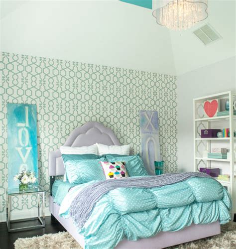 Take a cue from this space and add a woven wall hanging, a chunky knit blanket and macramé plant holders to her room. 20 Teenage Girl Bedroom Decorating Ideas | HubPages