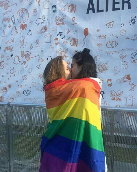 Quiero Sacarme Una Foto Así Con Ella Uwu Lesbian Sex Cute Lesbian