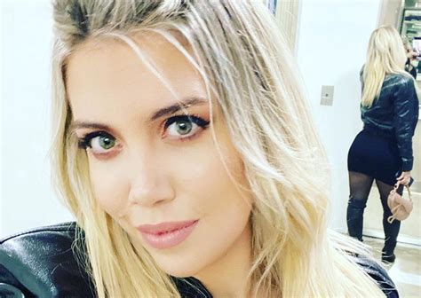 Browse 489 wanda nara stock photos and images available, or start a new search to explore more stock. Wanda Nara mostró su nuevo tatuaje en la pelvis - Radio Mitre