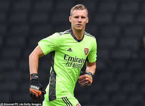 Uno de los representantes albicelestes en la premier league tuvo mucho protagonismo con los gunners. Arsenal are 'ready to sell Emiliano Martinez as Mikel ...
