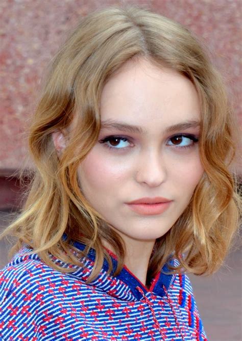 Is Lily Rose Depp Gay We Tell You Everything About Her Sexuality Discover Walks Blog