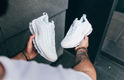 Giày Nike Air Max 97 Triple White Wolf Grey 921826 101 Authentic Shoes