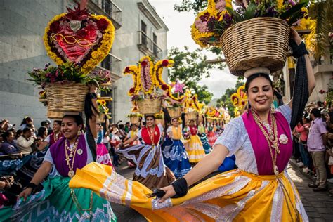 Fiestas Y Celebraciones Típicas De México Mano Mexicana