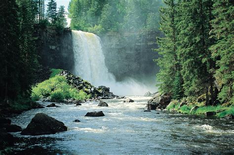 Go Here Exploring Wells Gray Provincial Park Year Round Beautiful