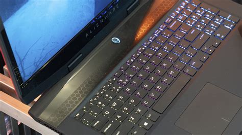 Dells Alienware M17 Is The Thinnest And Lightest 17 Inch Gaming Laptop