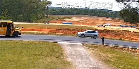 Nerdy 🅰🅳🅳🅸🅲🆃 On Twitter North Carolina Cop Fails To Stop For School