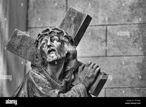 Statue Of Jesus Carrying The Cross Stock Photo Alamy